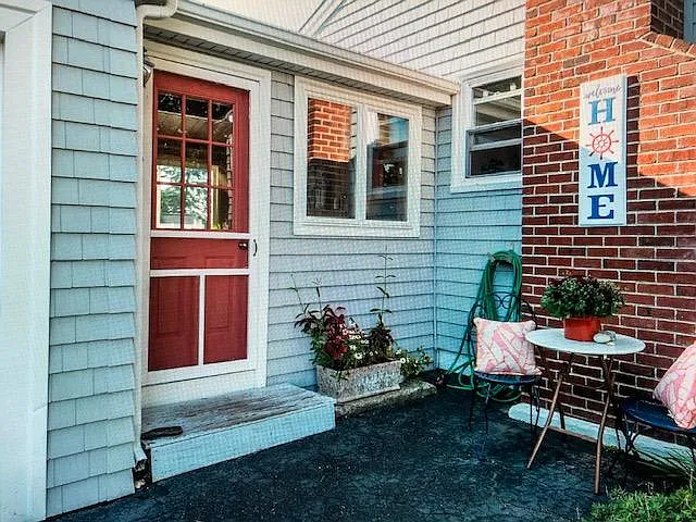 15 Crescent View Ave — Photo 3
