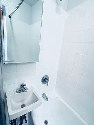 Rented by City Connections Realty | media 17