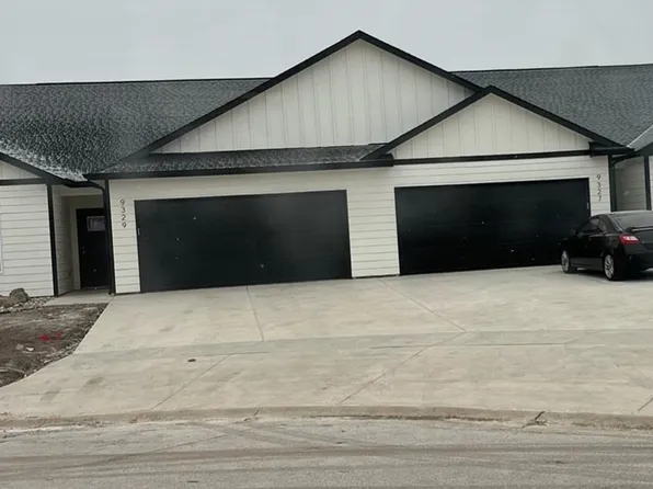 9327/9329 E Wassall Ct, Wichita, KS 67210