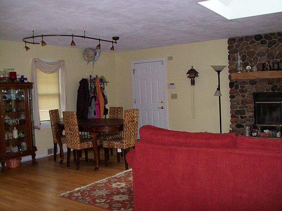 2nd image of 4404 Alpine Oaks Ave