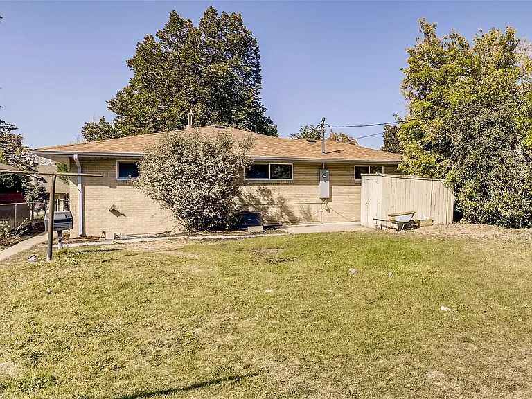 1732 Florence St — Photo 17