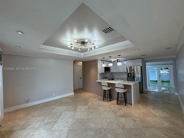 2181 SW 50th Ave — Photo 2