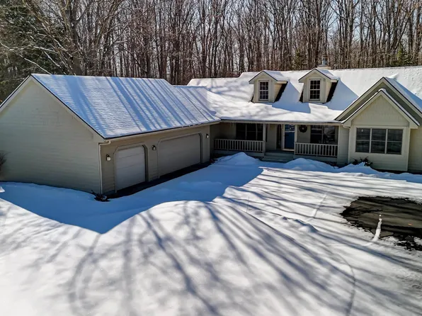 9525 Westwood Dr, Traverse City, MI 49685