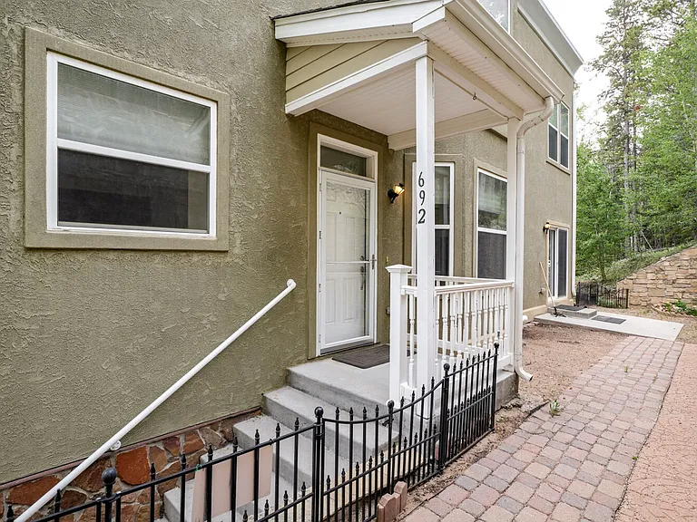 692 Louis Dr #1 — Photo 3