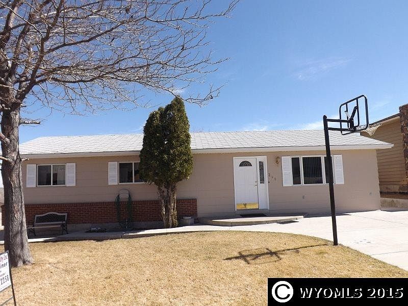 1st image of 240 Aspen St