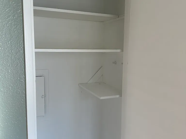 2930 Macarthur Blvd #4 — Photo 10