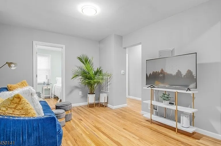 307 Jefferson Ave — Photo 4
