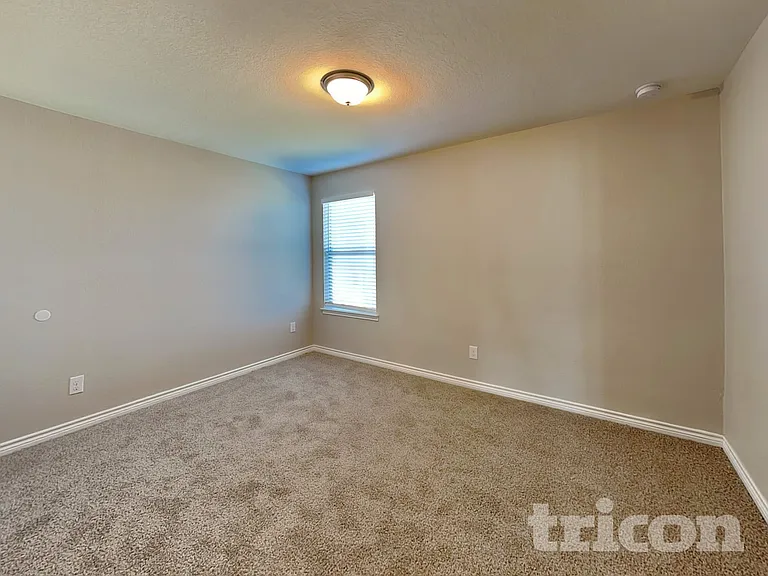 2615 Green Leaf Way — Photo 14