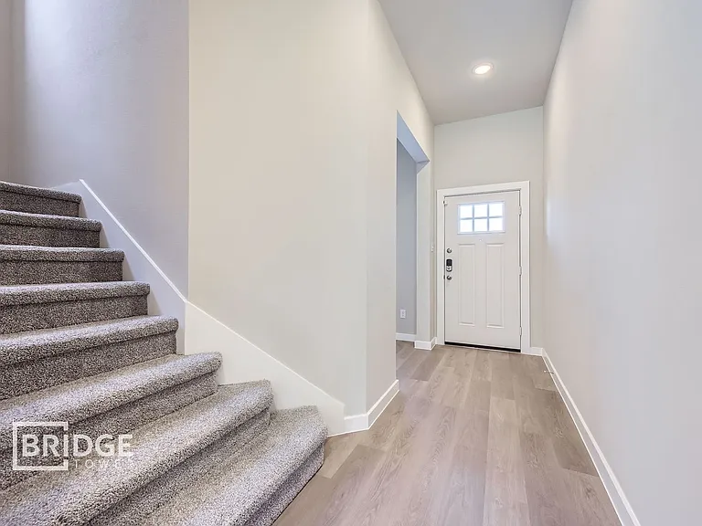 921 Jacquelyne Dr — Photo 8