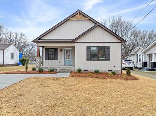 1007 Wentworth St, Reidsville, NC 27320