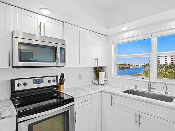 4th image of 3212 S Ocean Boulevard #404-a