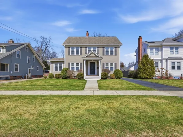 102 Greenacre Ave, Longmeadow, MA 01106