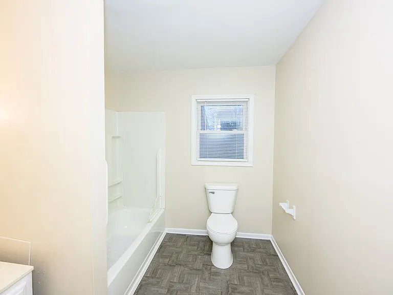 1033 Fairview Ave — Photo 17