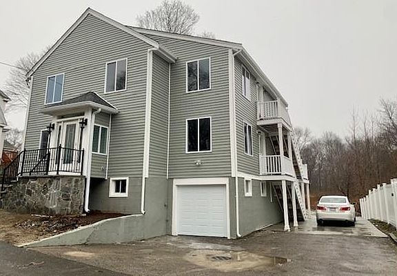 2nd image of 34 Faulkner Pl #34