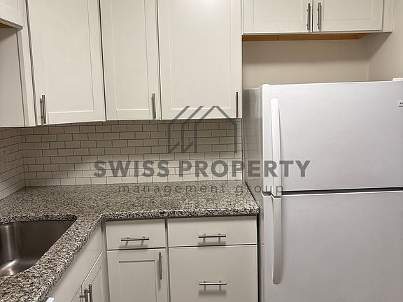 3rd image of 3088 Dorris Ave APT C