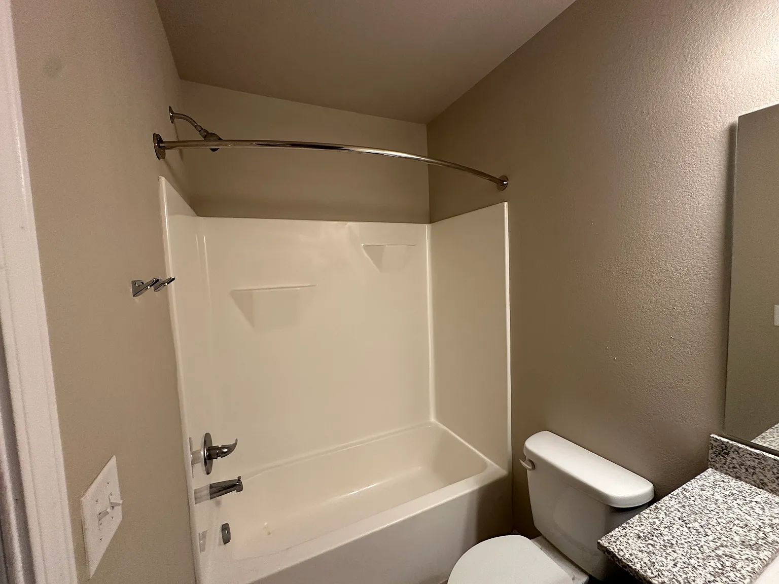 4 bed, 4.5 bath, $1,189 — Photo 4