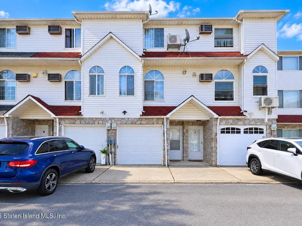 15 Temple Ct, Staten Island, NY 10314