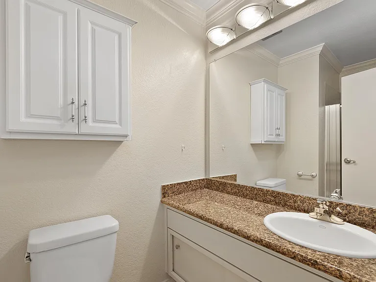 En-suite Bathroom on Level 1