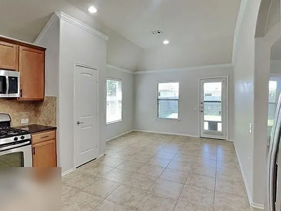 5833 Zachary Scott St — Photo 8