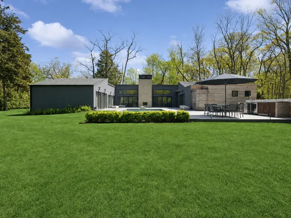 https://photos.zillowstatic.com/fp/4616482b74aa27ad8595397f92734923-p_e.webp