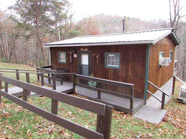 191 Old Church Ln, Pipestem, WV 25979