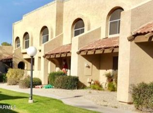 5840 W Winchcomb Dr, Glendale, AZ 85306