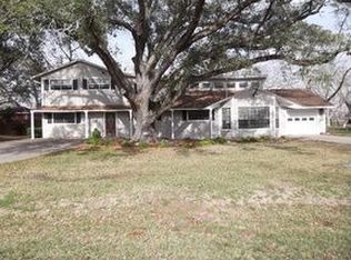 110 Willenberg Rd, Lake Jackson, TX 77566