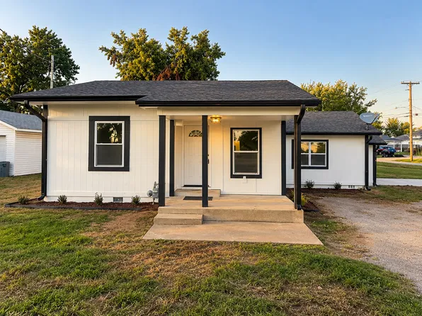 718 W 5th St, Claremore, OK 74017