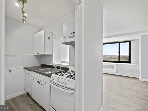1021 Arlington Blvd APT 828, Arlington, VA 22209