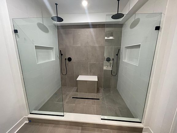 3rd image of 1621 Bainbridge St #1