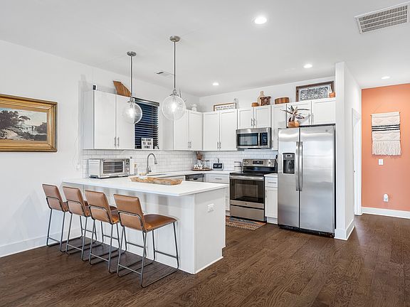 5th image of 1633 54th Ave N #16