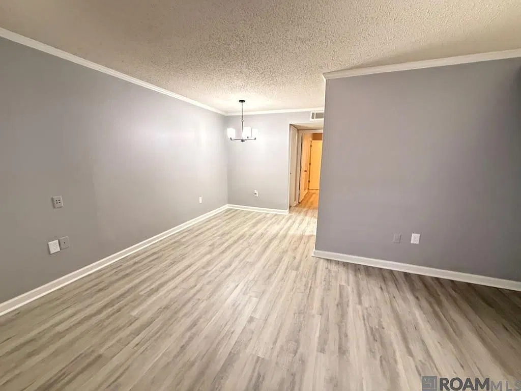 3 bed, 1200 sqft, $1,350 — Photo 1