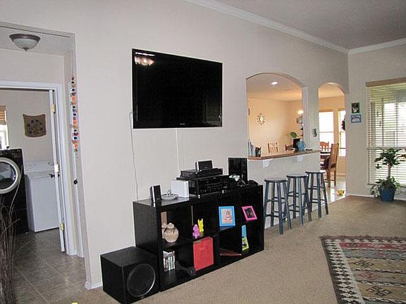 5th image of 607 Lakeview Dr