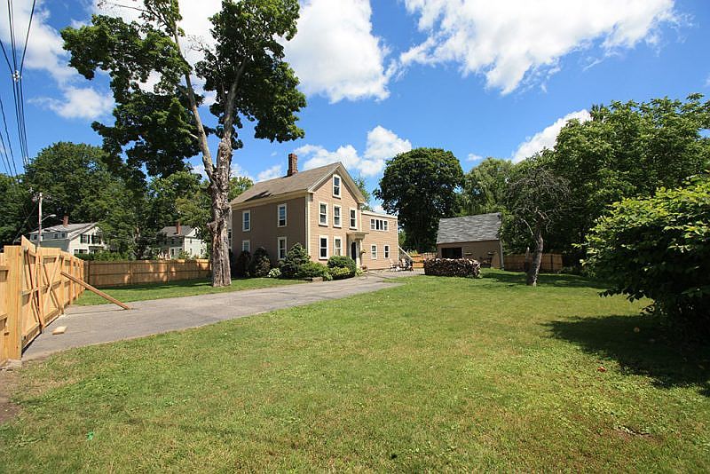 1st image of 39 Court St