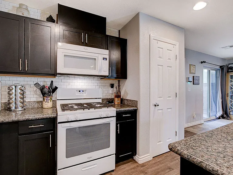 1045 Spotted Saddle St — Photo 14