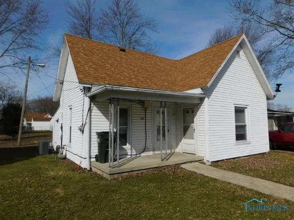 121 S Evans St, Bradner, OH 43406