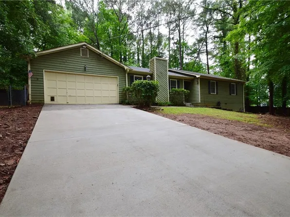 2654 Crystal Ct, Lawrenceville, GA 30044