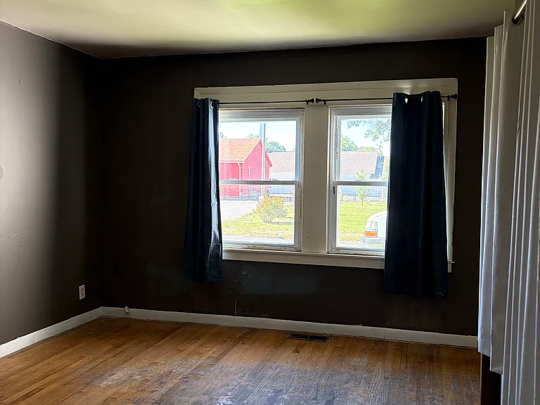 301 E Calvert St — Photo 6
