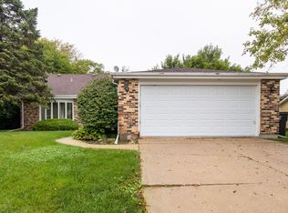 1136 Dawes St, Libertyville, IL