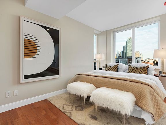 4th image of 4604 Vernon Blvd Unit 4-A
