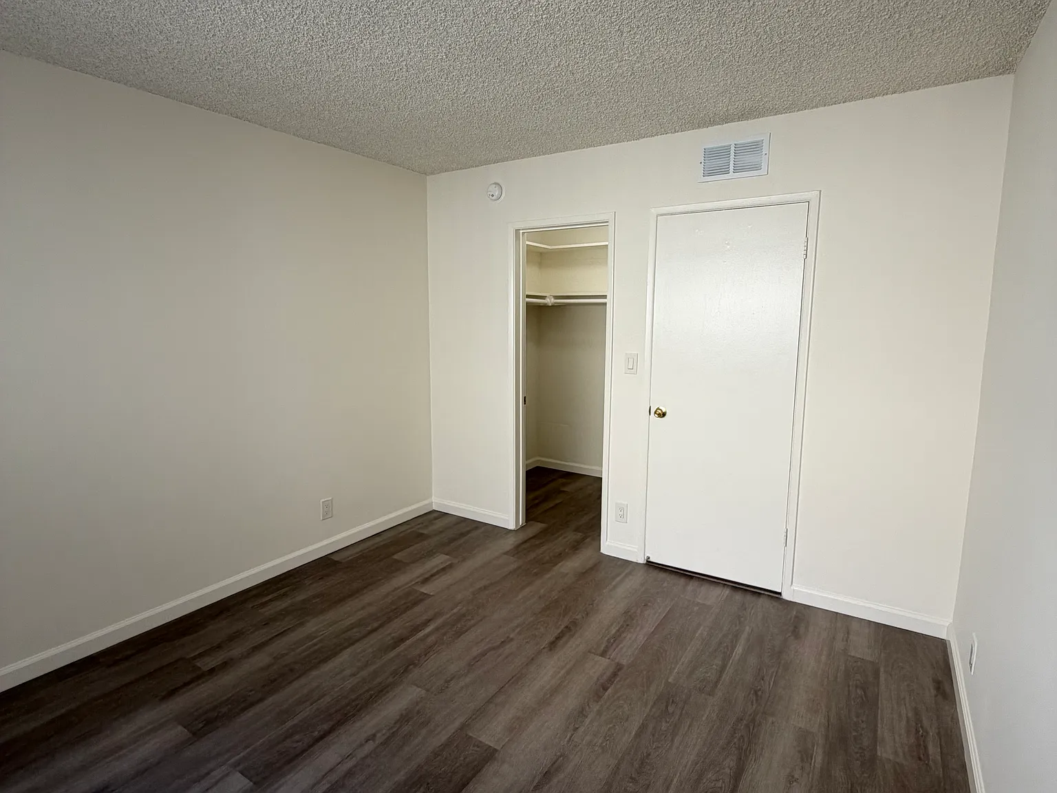 2 bed, 1260 sqft, $3,000 — Photo 2