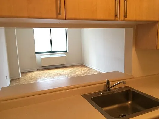 Rented by LL Real Estate Services | media 10