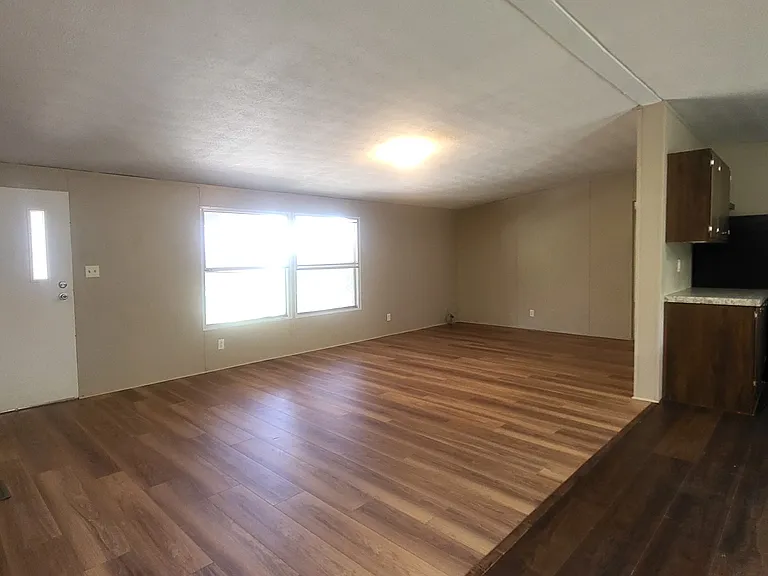21516 Cherry Hollow Dr — Photo 18