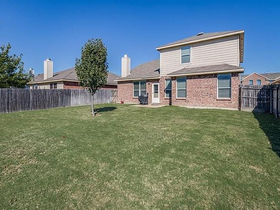 4th image of 409 Flowering Plum Ln