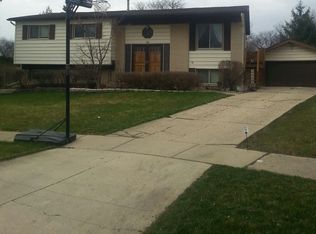 908 Thorney Lea Ter, Schaumburg, IL
