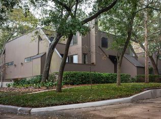 268 Litchfield Ln, Houston, TX 77024