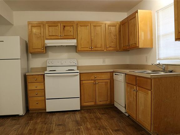 2nd image of 5844 E Hastings Arch