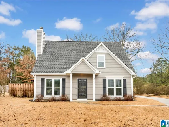 8352 Cahaba Crossing Cir, Leeds, AL 35094