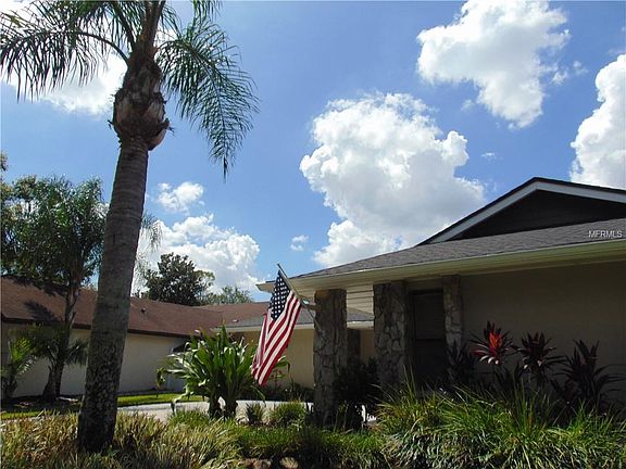 3rd image of 13616 Clubside Dr