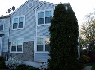 100 Spruce Ln, Collegeville, PA 19426